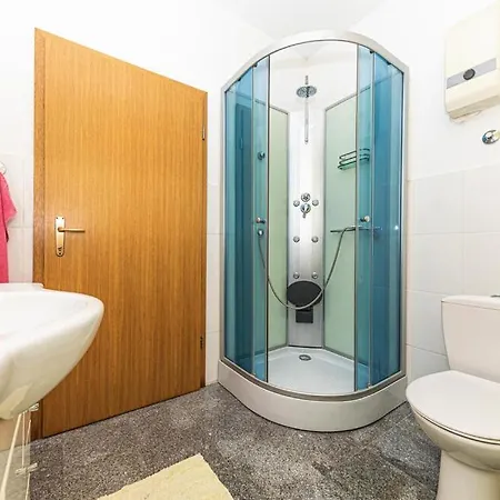 Looking For An In Riviera Apartmán *