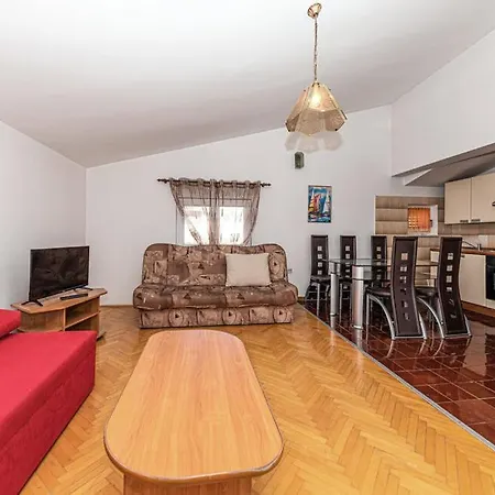 Looking For An In Riviera Apartmán *
