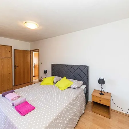 Apartment Looking For An In Riviera *